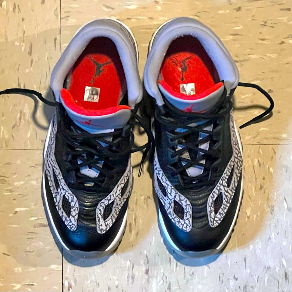 Jordan 11 retro low IE black cement